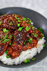 Sticky Crispy ChickenSticky Crispy Chicken (With Sweet & Spicy Sauce!)Served with rice – "Sticky crispy chicken served with white steamed rice"